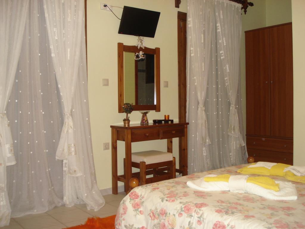 Iris Hotel Arachova Exterior photo